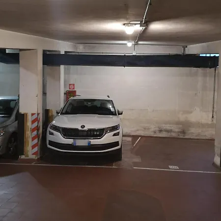Convenient Family With Private Parking *